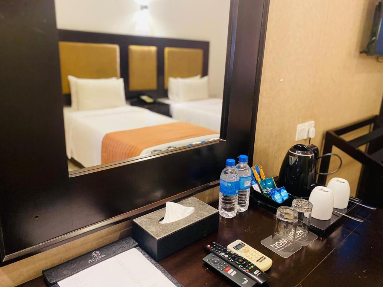 The Full Moon Hotel Katunayaka Extérieur photo